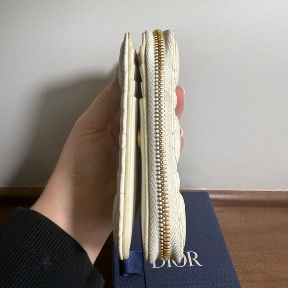 Dior Caro Heart Wallet - Picture 2 of 11